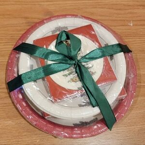 NEW Spode Christmas Tree Coated Disposable Plates & Napkins set 8 place settings